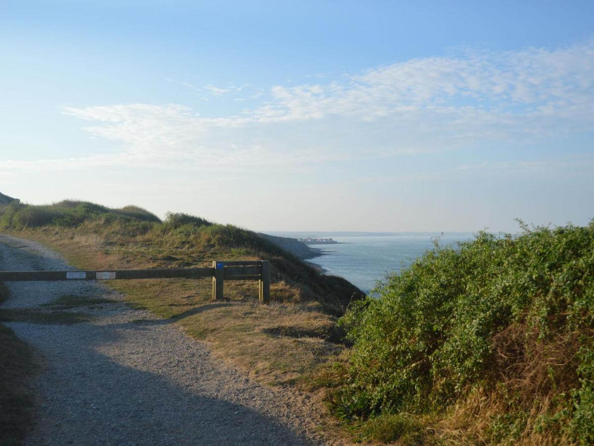 Wonderful Holiday Home In Audinghen With Garden エクステリア 写真