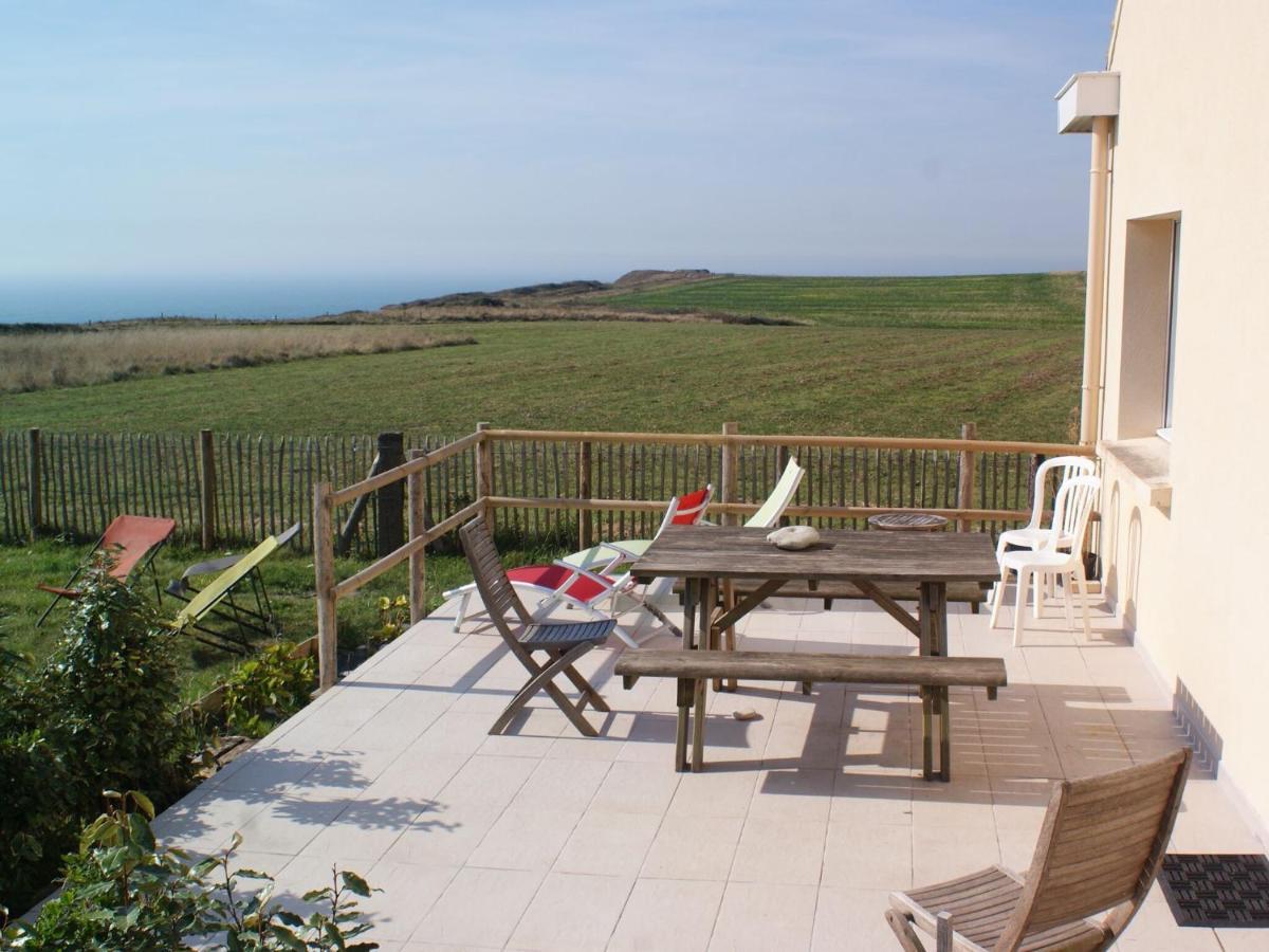 Wonderful Holiday Home In Audinghen With Garden エクステリア 写真